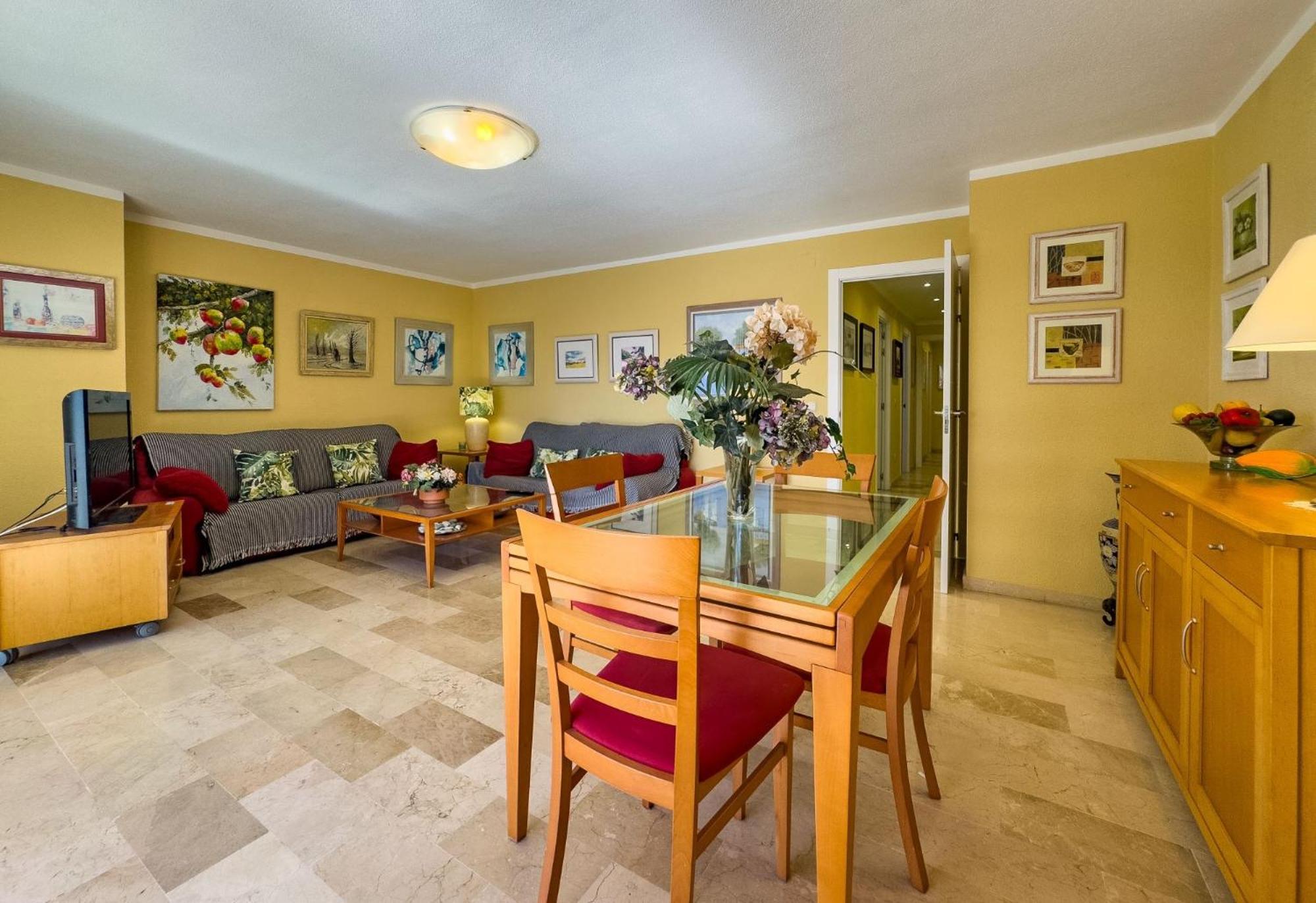 Apartment Spacious Two Bedroom In Centre Marbella
