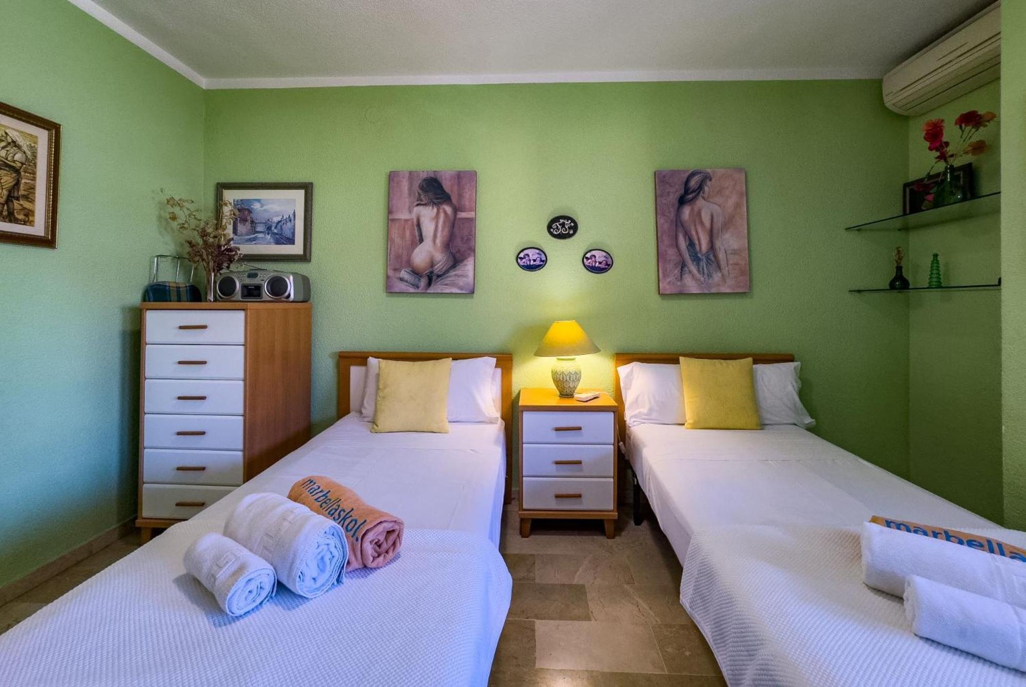 Spacious Two Bedroom In Centre Apartment *